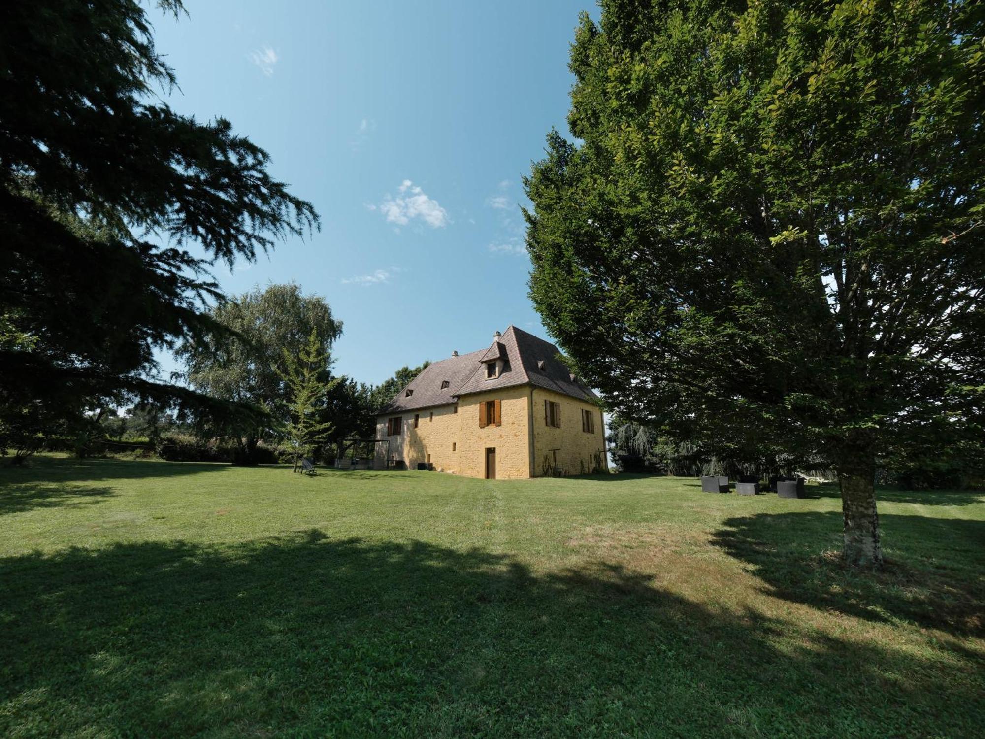Grande Maison En Perigord A 10 Mn De Sarlat Marquay Exterior photo